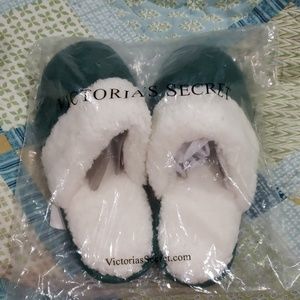 VS slippers